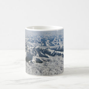 Caneca De Café Montanhas do Tibete sob nuvens