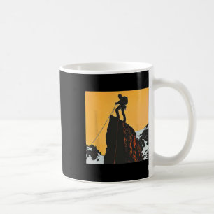 Caneca De Café Montanhista No Silhueta Do Cume