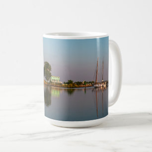 Caneca De Café Moonrise no porto de Dogwood: 11 oz ou 15 oz