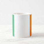 Caneca De Café Mug com Flag da Irlanda<br><div class="desc">Aproveite as suas bebidas favoritas com a nossa caneca exclusiva com a bandeira da Irlanda! Criada com muita atenção aos detalhes, esta caneca é mais do que um mero artigo de bebida; é uma celebração do rico patrimônio e orgulho cultural da Irlanda. A vibrante design mostra de forma proeminente a...</div>