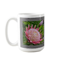Mug de café inspirado com proteína rosa