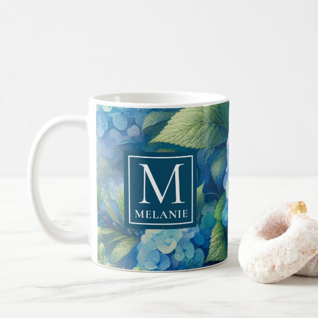 Caneca De Café Mug Hydrangea Azul com Monograma Personalizado (Com Donut)