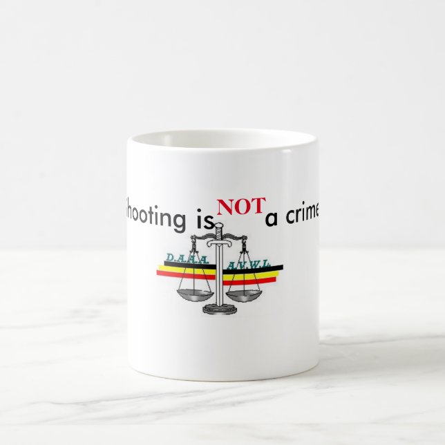 Caneca De Café Mug shooting is not a crime (Centro)