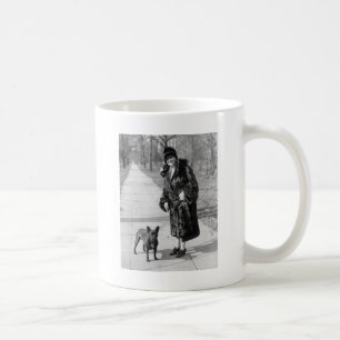 Caneca De Café Mulher com buldogue francês, 1920