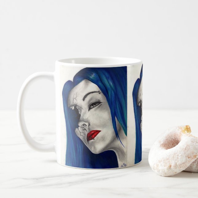 Caneca De Café Mulher Gótica Fantasiosa Maravilhosamente Quebrada (Com Donut)