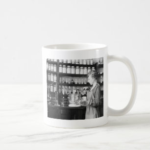 Caneca De Café Mulher Químico, 1919