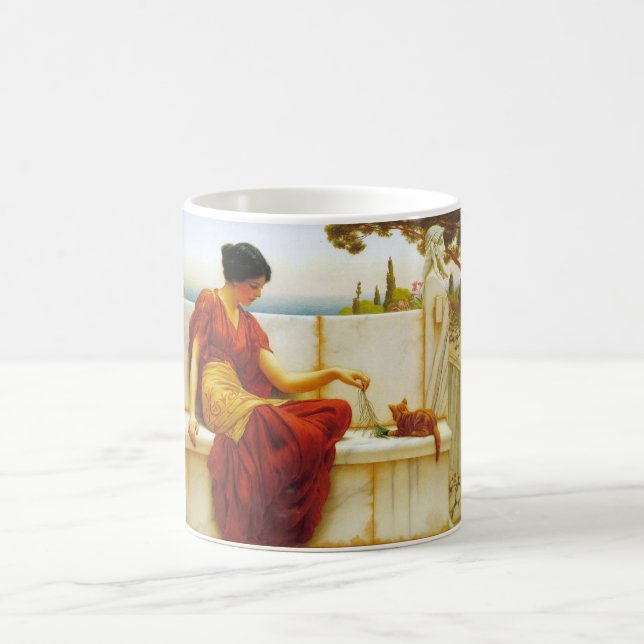 Caneca De Café Mulher Romana Brincando com seu Gato Favorito (Centro)