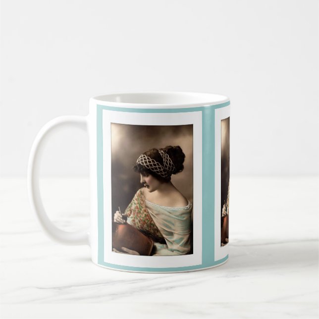 Caneca De Café Mulher vitoriana com cabelo preso em contas (Esquerda)