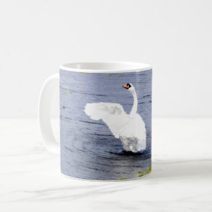 Caneca De Café Mute Swan Wings Bathing.