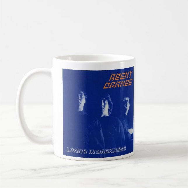 Caneca de café na escuridão de Agent Orange (Esquerda)
