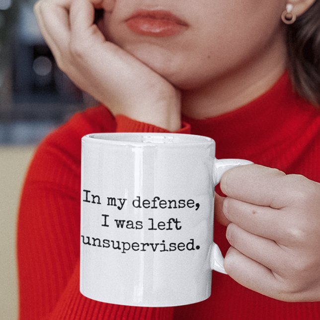 Caneca De Café Na minha defensiva, fui incontrolável. (in my defense i was left unsupervised funny quotes mugs)