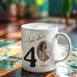 Caneca De Café na moda de "Olha quem tem 40"