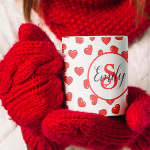Caneca De Café na moda Vermelho padrão cardíaco em monograma bran