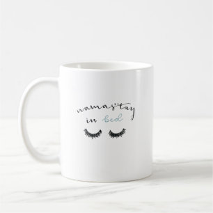 Caneca De Café Namastay na cama