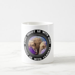Caneca De Café Não atire na nossa família de elefantes