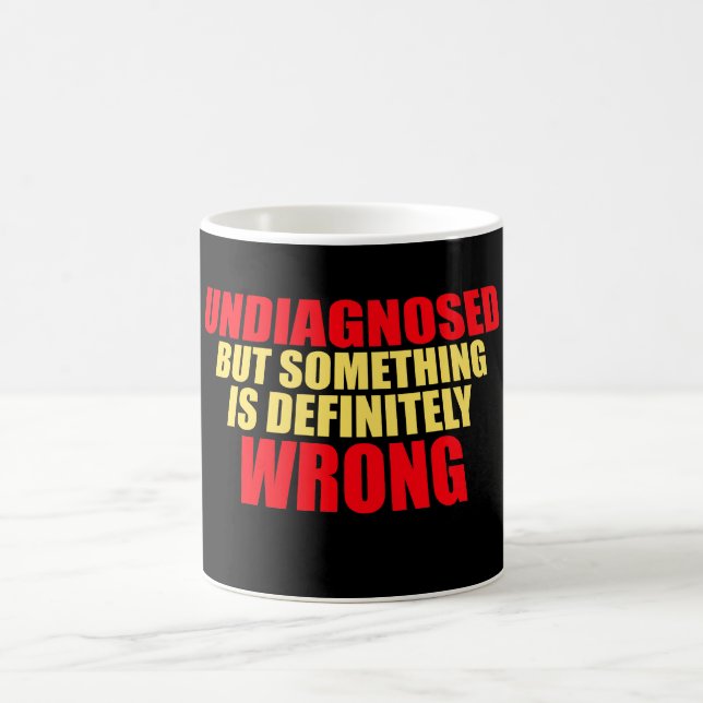 Caneca De Café Não Diagnosticado Mas Algo Está Definitivamente Er (Centro)
