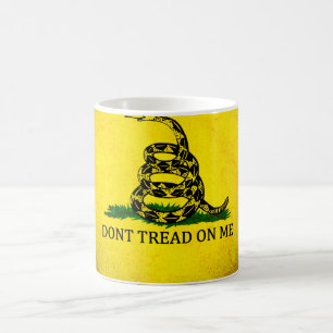 Caneca De Café Não pise em mim a bandeira de Gadsden - afligida