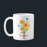 Caneca De Café Narciso Flor de Nascimento Personalizada Personali<br><div class="desc">Celebre uma conexão especial com nossa Caneca Personalizada com Flor de Nascimento em Aquarela. Com uma ilustração floral que representa a beleza única do mês de nascimento, esta caneca combina estilo artístico com funcionalidade cotidiana. As texturas suaves e etéreas da aquarela sobressaem contra a cerâmica nítida, criando uma peça que...</div>