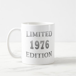 Caneca De Café Nascido em 1976 elegante aniversário moderno