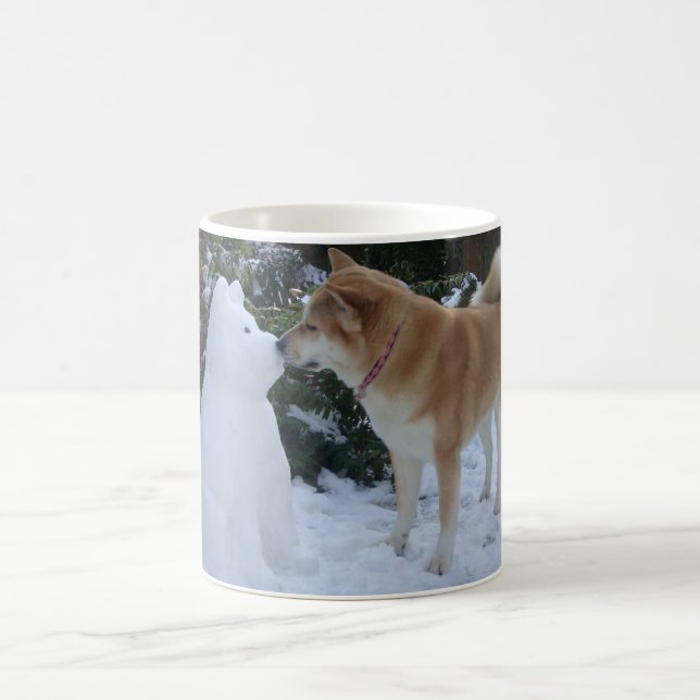 Caneca De Café Natal de beijo bonito da foto de akita do boneco (Centro)