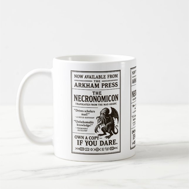 Caneca De Café Necronomicon - Agora disponível na imprensa Arkham (Esquerda)