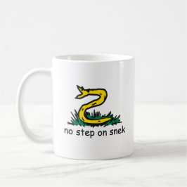 Caneca De Café Nenhum passo no meme da serpente paródia Gadsden S