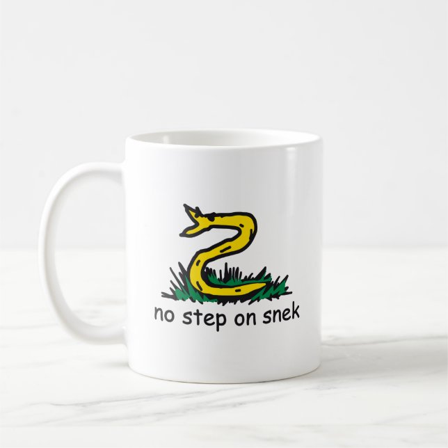 Caneca De Café Nenhum passo no meme da serpente paródia Gadsden S (Esquerda)