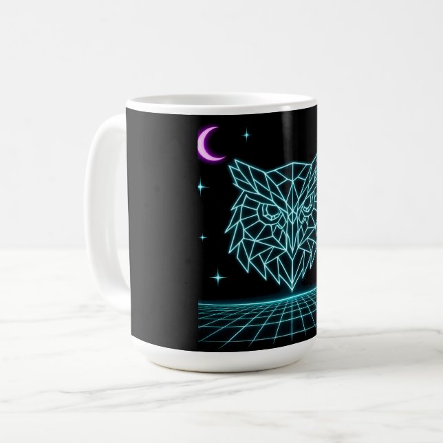 Caneca De Café Neon Owl Synthwave - Vigia Noturno Retro (Frente Esquerda)