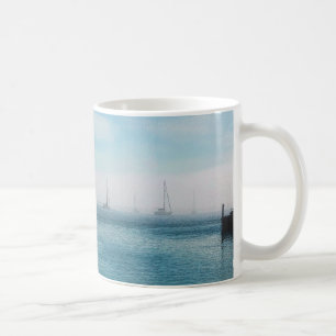 Caneca De Café Nevoeiro no porto de Mackinac