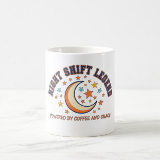 Caneca De Café Night Shift Legend Retro Coffee and Chaos Vintage 