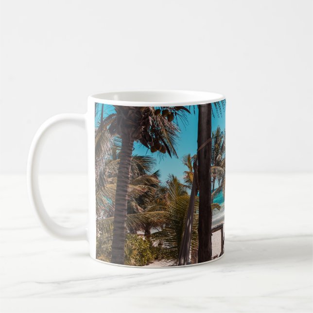 Caneca De Café Nipa hut under coconut palm trees (Esquerda)