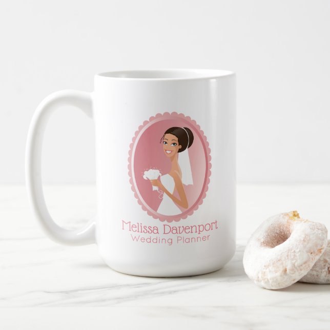 Caneca De Café Noiva num vestido branco segurando um Buquê (Com Donut)