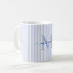Caneca De Café Nome com Monograma de Listra Azul Moderna<br><div class="desc">Comece a sua manhã com estilo com esta caneca de café listrada azul personalizada, projetada para trazer charme atemporal a cada gole. Com um fundo listrado suave em azul e branco, esta caneca elegante é personalizada com a inicial do seu monograma e nome completo em uma fonte de letra cursiva...</div>