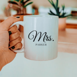 Caneca De Café Nome de Casamento Personalizado "Sra." em Letra de