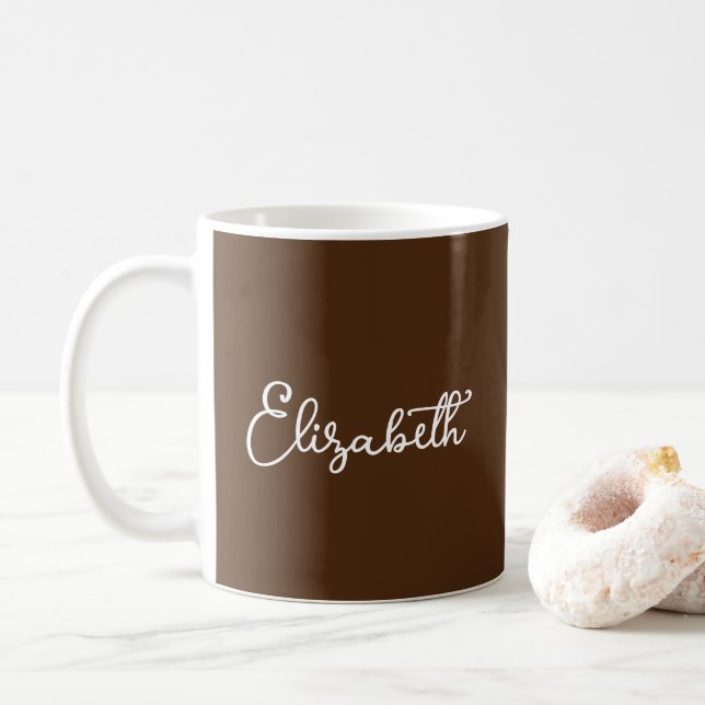Caneca De Café Nome de script personalizado Elegant Brown Modelo (Com Donut)
