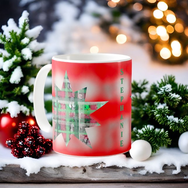 Caneca De Café Nome do guião verde-vermelho tartan estrela festiv (Criador carregado)