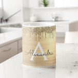 Caneca De Café Nome do Monograma Dourado Glitter Brugado Metal<br><div class="desc">Folha Dourada Folha Metálica Brilhante Glitter Brutado Monograma Metálico Nome e Xícara Inicial de Café ou Mug. Isto faz o doce e perfeito aniversário de 16 anos,  casamento,  chá de panela,  aniversário,  chá de fraldas ou festa de solteira presente para alguém que ama luxo de luxo e estilos quíticos.</div>
