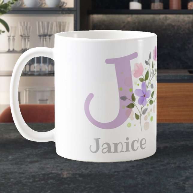 Caneca De Café Nome do primeiro Plus inicial Janice com Flores (Criador carregado)