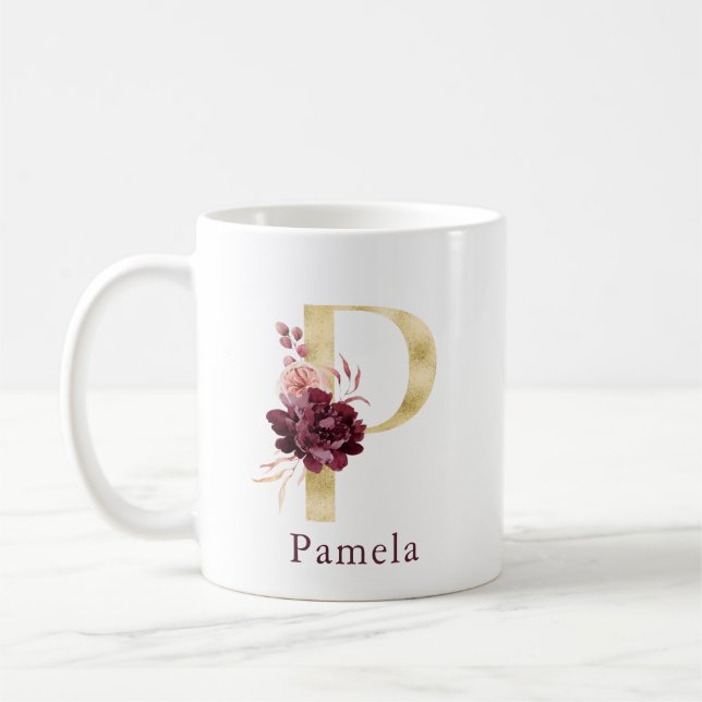 Caneca De Café Nome em Borgonha e Monograma Floral Rosa Letra P (Esquerda)