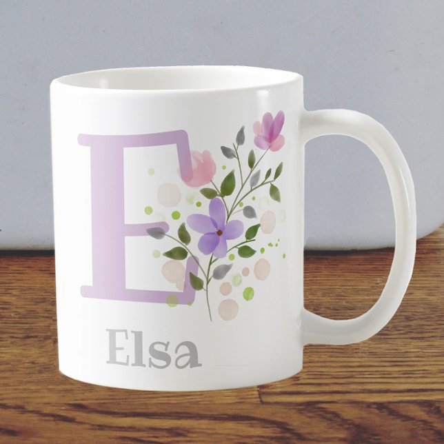 Caneca De Café Nome inicial de adição Elsa com flores (Criador carregado)