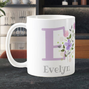 Caneca De Café Nome inicial de adição Evelyn com flores