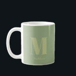 Caneca De Café Nome inicial do Monograma Verde Mínimo Moderno<br><div class="desc">Monograma Mínimo Moderno Verde Sage Nome Inicial Coffee Mug</div>
