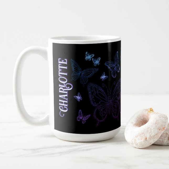Caneca De Café Nome Personalizado Borboleta Azul Roxa Presente pa (Com Donut)