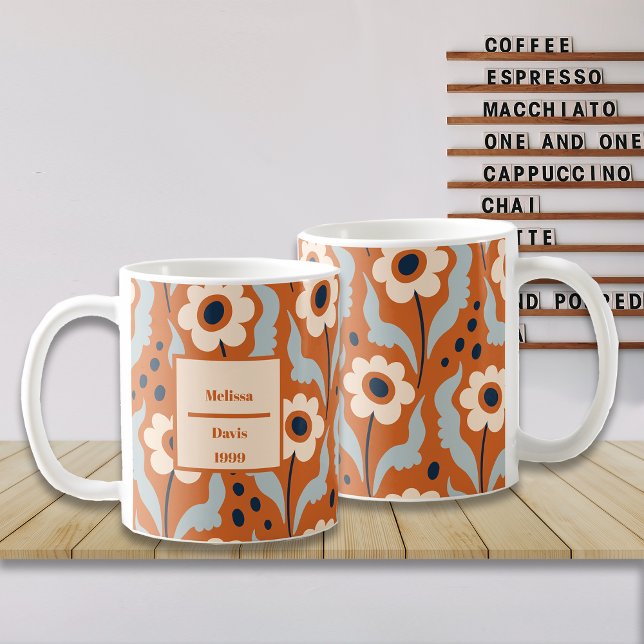 Caneca De Café Nome Personalizado das Flores de Ovos Laranja Quei (Criador carregado)