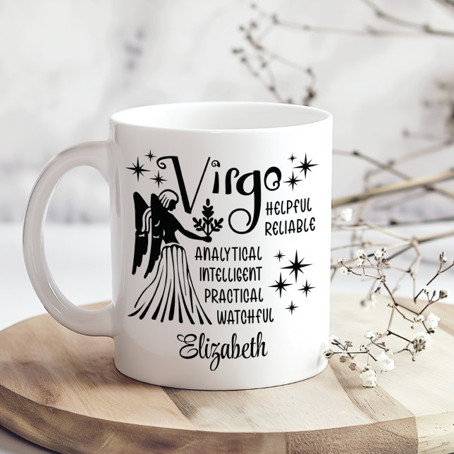 Caneca De Café Nome Personalizado do Horoscópio Virgo Zodiac (Virgo Zodiac Horoscope Custom Name Coffee Mug on a boho wooden kitchen table with tiny dry flowers.)