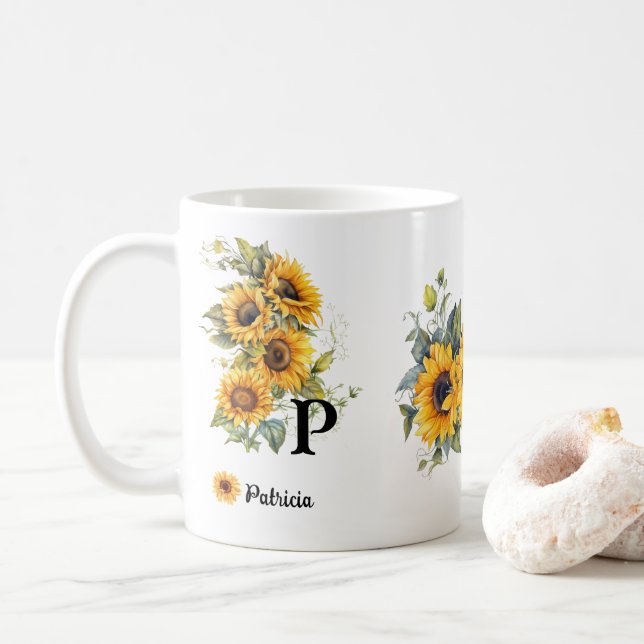 Caneca De Café Nome Personalizado e Girassóis Iniciais Amarelo (Com Donut)