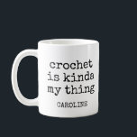 Caneca De Café Nome Personalizado Engraçado Crochet Lover Citação<br><div class="desc">Esta caneca de café personalizada é o presente perfeito para amantes de crochê que se divertem bem! Apresentando uma citação engraçada e com um tema de crochê e a opção de adicionar um nome, é ideal para começar seu dia com um sorriso enquanto você bebe seu café e se prepara...</div>