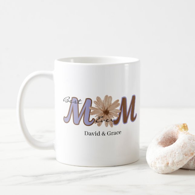 Caneca De Café Nome Personalizado Floral MÃE Design de Letreiro E (Com Donut)
