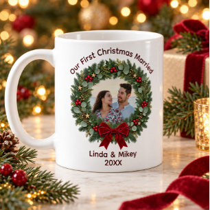 Caneca De Café Nossa Primeira Foto de Natal Casados com Coroa de