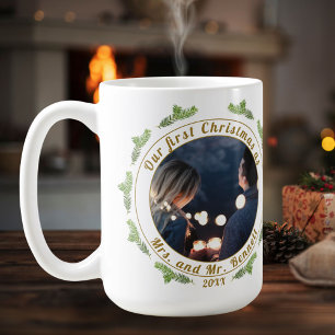 Caneca De Café Nosso Primeiro Natal como Sra. Foto & Sra. Script